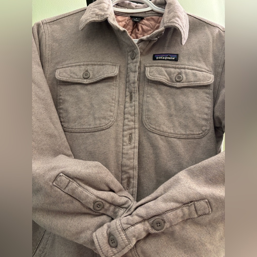 Patagonia Quilted Jacket with Pink Lining and Gray Shell